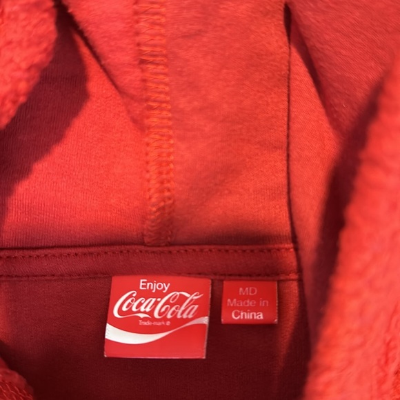 Coca-Cola “it’s the real thing” red fleece sweatshirt with hood and front pocket - Picture 2 of 5